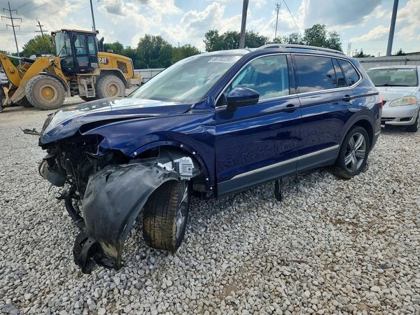 2021 VOLKSWAGEN TIGUAN SE, SE R-Line Black, SEL — Front 3/4