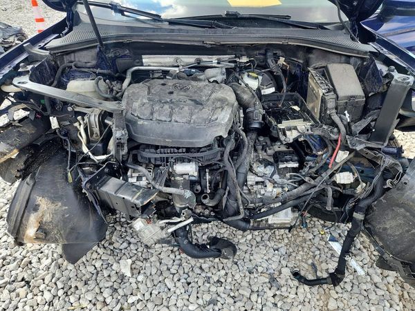 2021 VOLKSWAGEN TIGUAN SE, SE R-Line Black, SEL — Engine bay