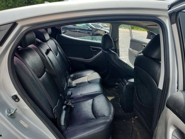 2013 HYUNDAI ELANTRA