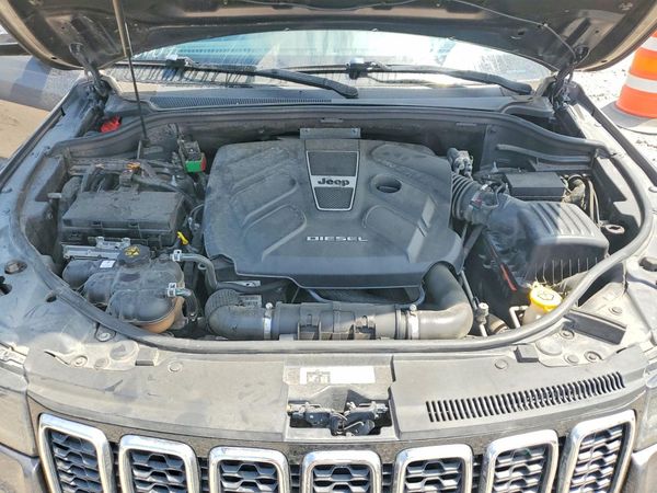2018 JEEP CHEROKEE Limited — Engine bay