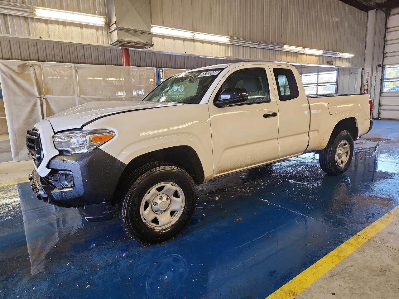2020 TOYOTA TACOMA SR5 — Front 3/4