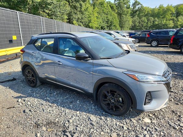 2022 NISSAN KICKS