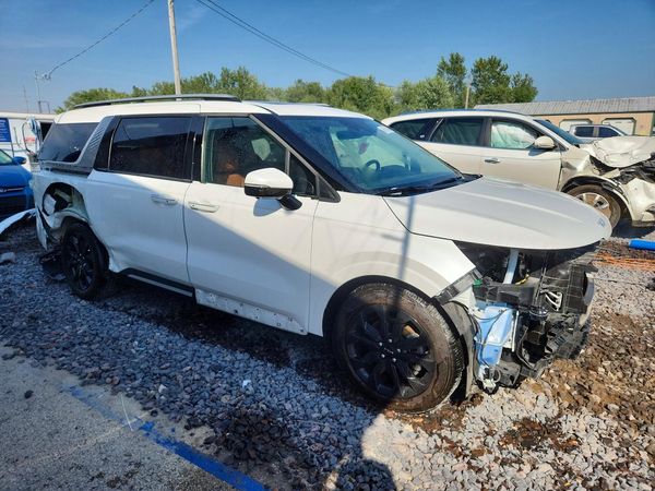 2024 KIA CARNIVAL