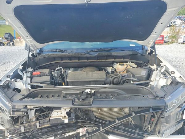 2020 CHEVROLET SILVERADO RST — Engine bay