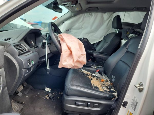 2021 HONDA PILOT — DENT