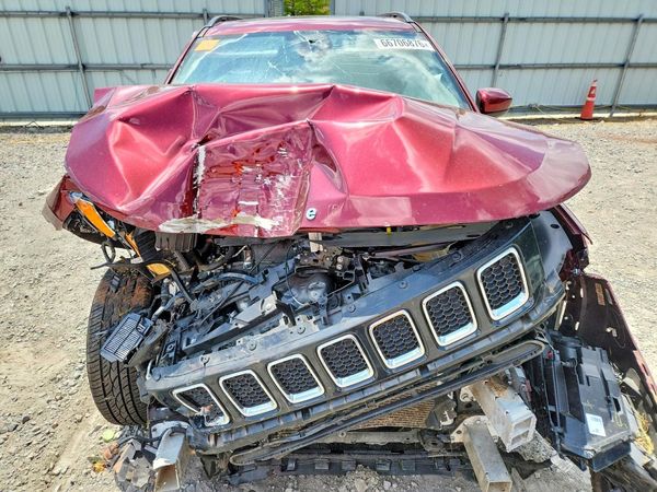 2020 JEEP COMPASS — Engine bay