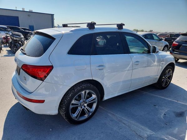 2013 AUDI Q5 Premium Plus