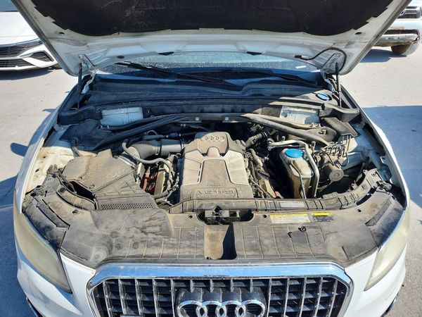 2013 AUDI Q5 Premium Plus