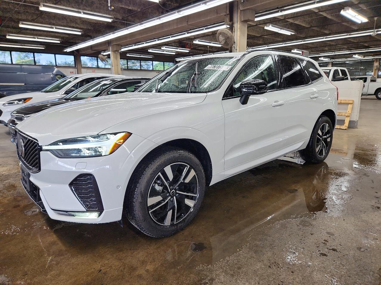 2026 VOLVO XC60 Plus Dark