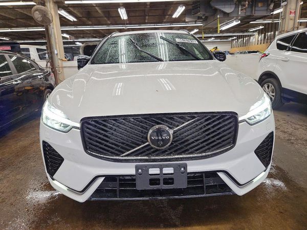 2026 VOLVO XC60 Plus Dark