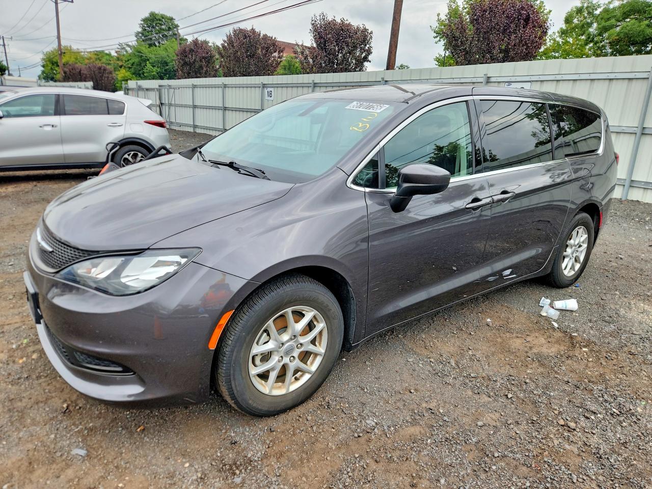 2022 CHRYSLER VOYAGER LX
