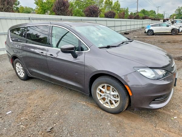 2022 CHRYSLER VOYAGER LX