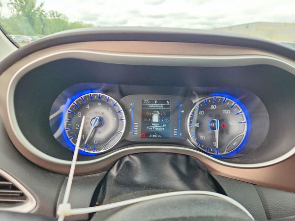 2022 CHRYSLER VOYAGER LX