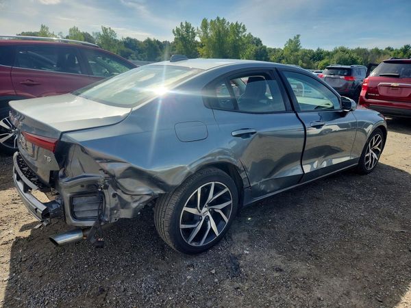 2020 VOLVO S60