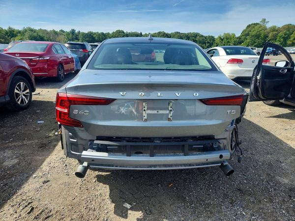 2020 VOLVO S60