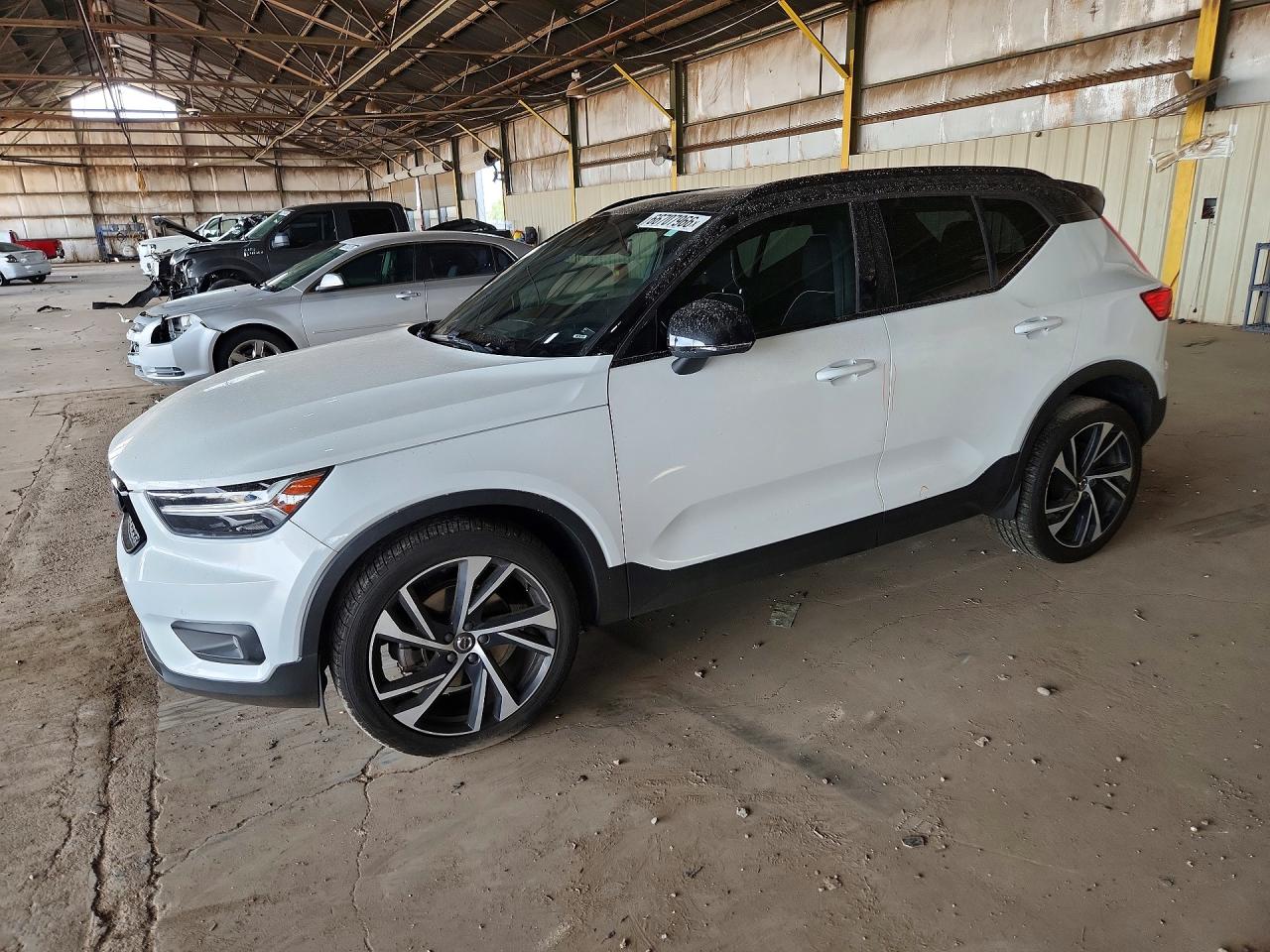 2020 VOLVO XC40 R-Design