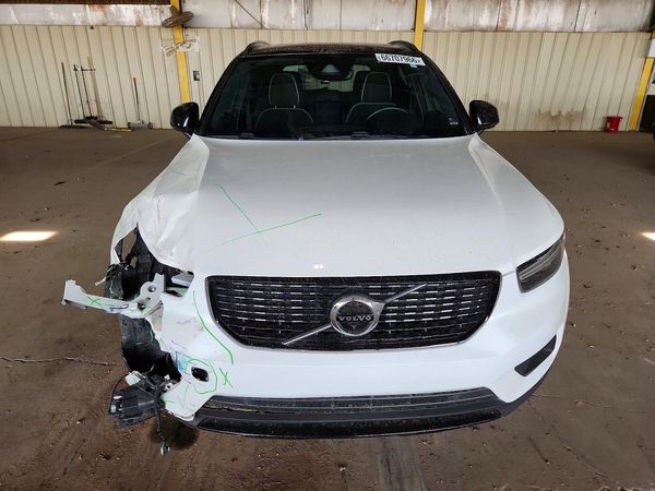 2020 VOLVO XC40 R-Design