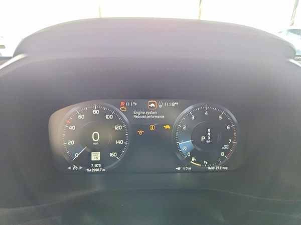 2020 VOLVO XC40 R-Design