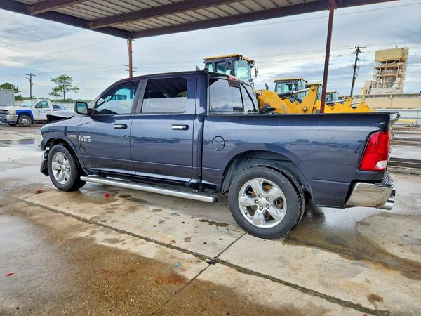 2015 RAM 1500 SLT