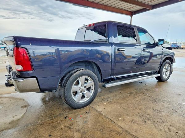 2015 RAM 1500 SLT