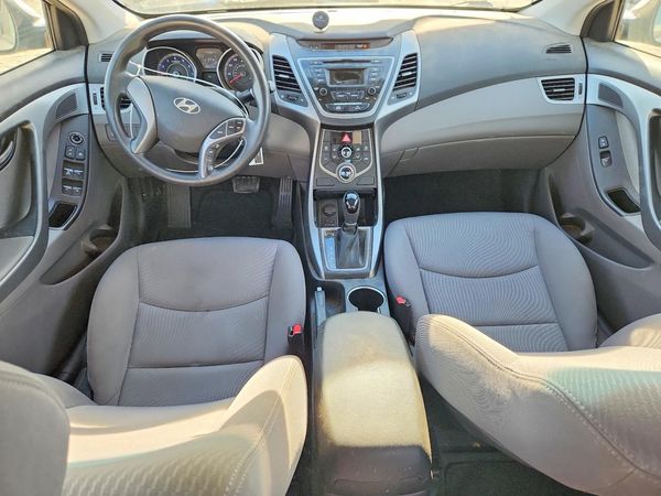 2014 HYUNDAI ELANTRA GLS (Middle)