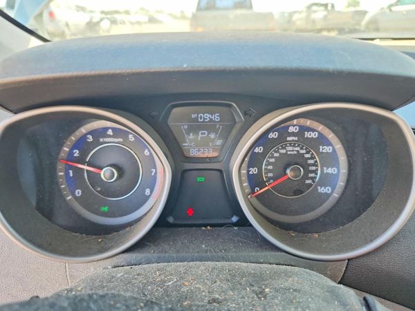 2014 HYUNDAI ELANTRA GLS (Middle)