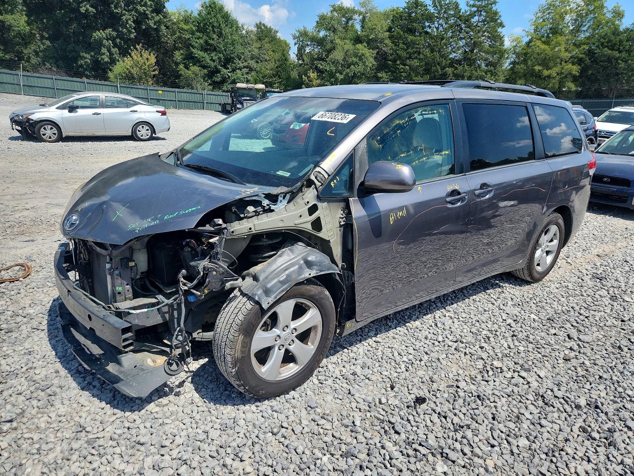 2014 TOYOTA SIENNA