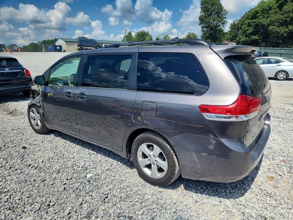 2014 TOYOTA SIENNA