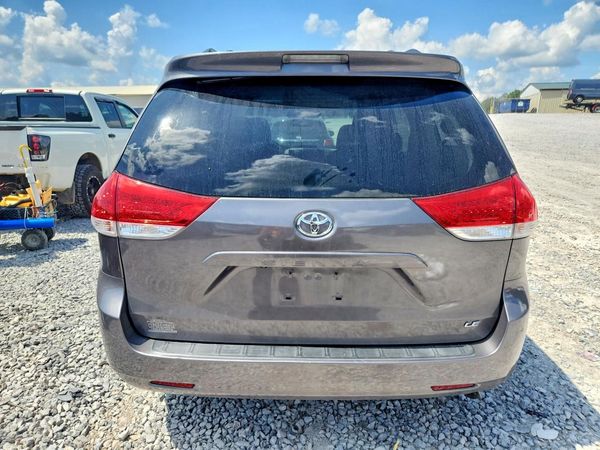 2014 TOYOTA SIENNA