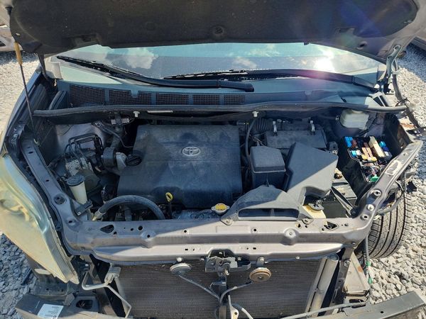 2014 TOYOTA SIENNA