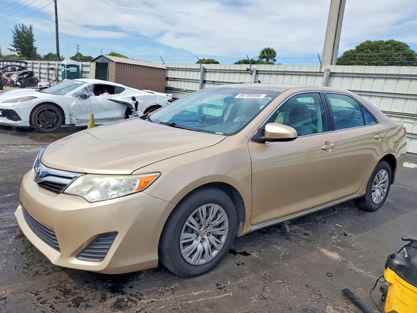 2012 TOYOTA CAMRY