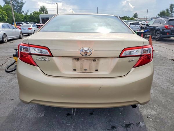 2012 TOYOTA CAMRY