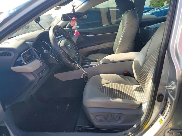 2020 TOYOTA CAMRY — DENT