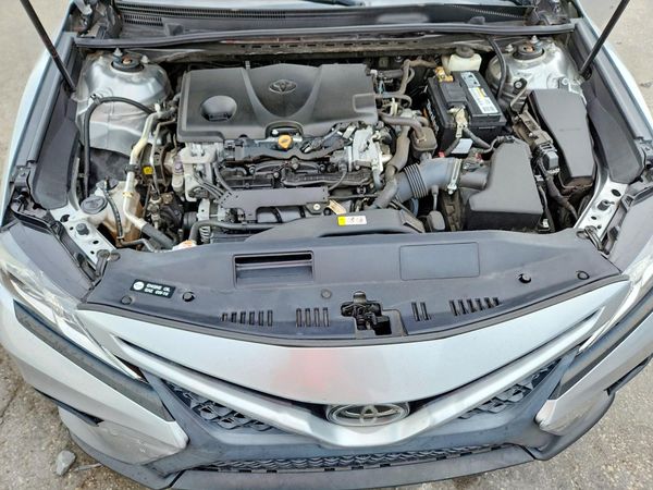 2020 TOYOTA CAMRY — Engine bay