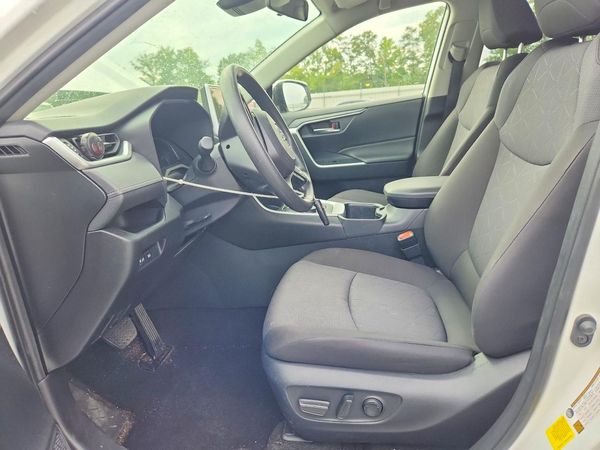 2024 TOYOTA RAV4 XLE — DENT