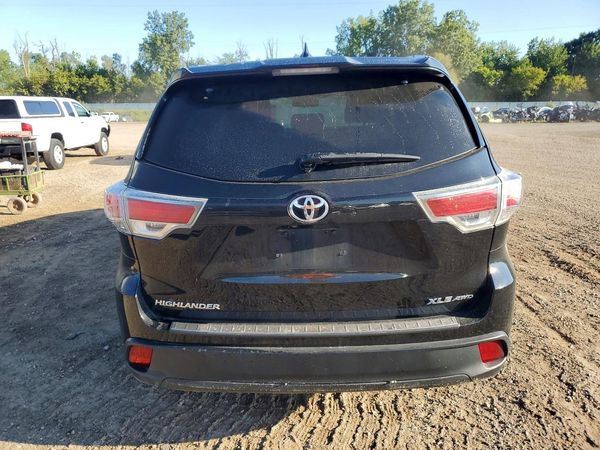 2016 TOYOTA HIGHLANDER