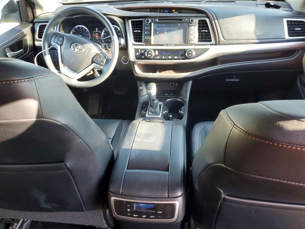 2016 TOYOTA HIGHLANDER