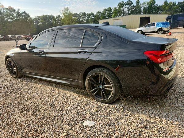 2019 BMW 740
