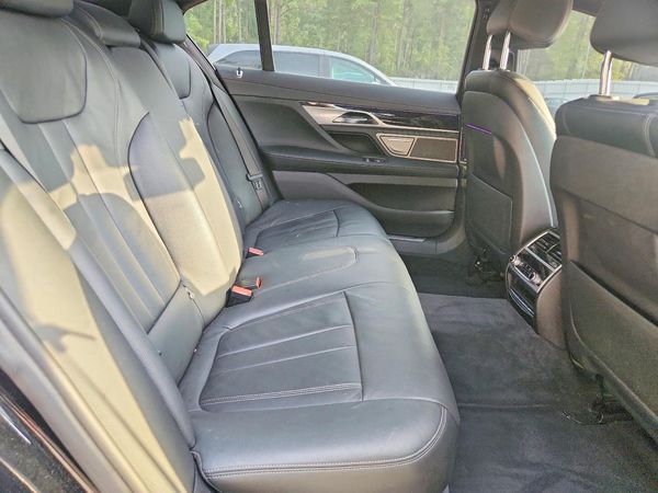 2019 BMW 740