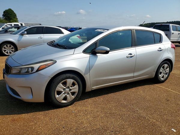 2017 KIA FORTE5 LX