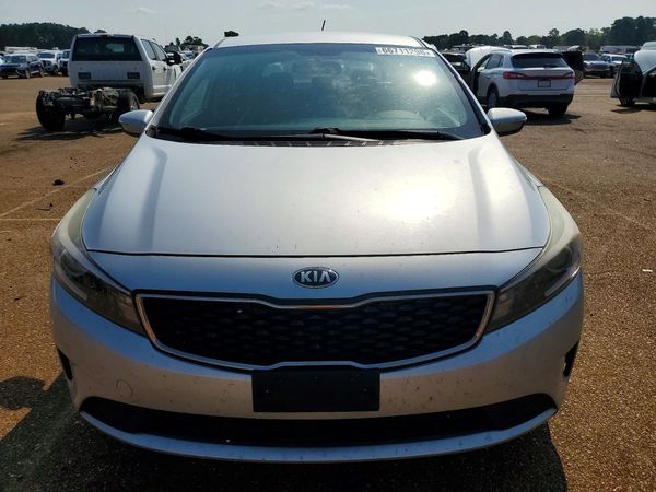 2017 KIA FORTE5 LX