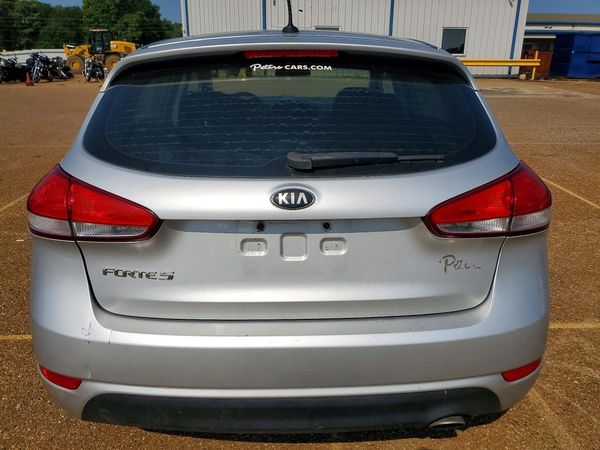 2017 KIA FORTE5 LX