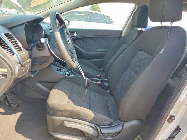 2017 KIA FORTE5 LX