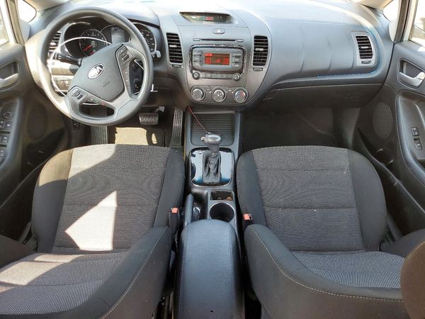2017 KIA FORTE5 LX