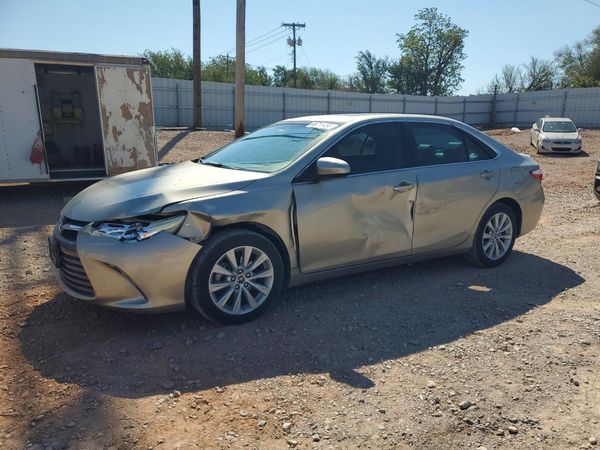 2016 TOYOTA CAMRY