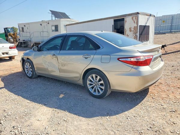 2016 TOYOTA CAMRY