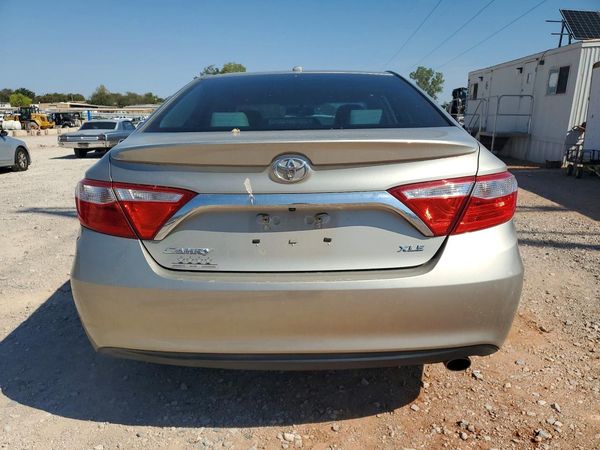 2016 TOYOTA CAMRY