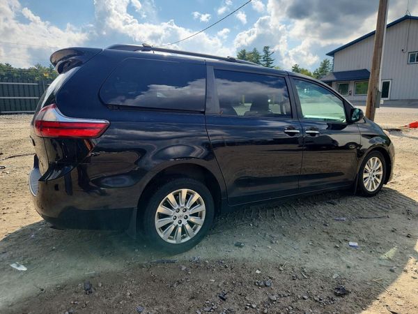 2015 TOYOTA SIENNA