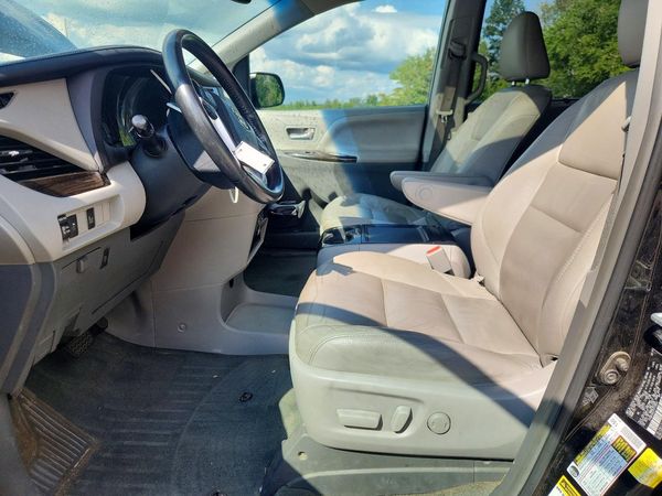 2015 TOYOTA SIENNA