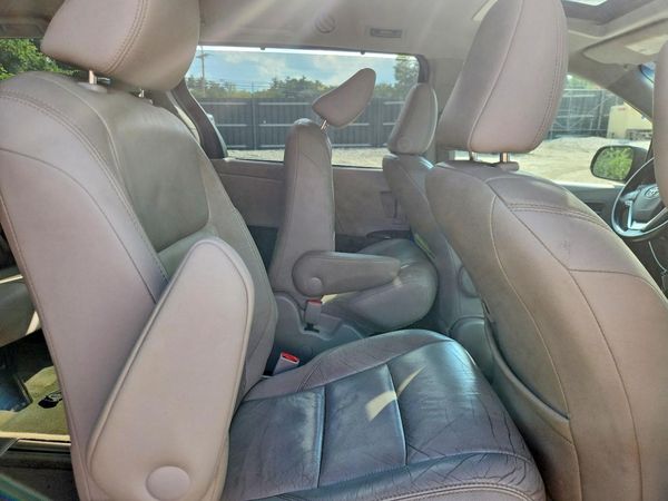 2015 TOYOTA SIENNA